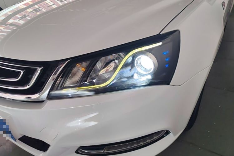 Used Geely Auto Emgrand 2017 Sedan Million Edition 1.5L CVT Upward Version Left Front Headlight