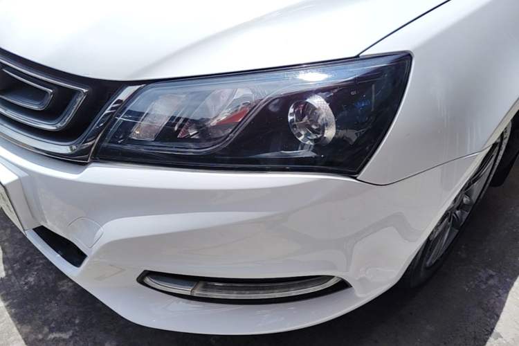 Used Geely Auto Emgrand 2017 Sedan Million Edition 1.5L CVT Upward Version Left Front Headlight