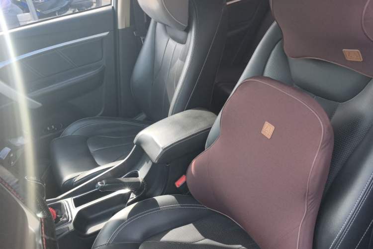 Used Geely Auto Emgrand 2017 Sedan Million Edition 1.5L Manual Upward Connect Version Left Front Seat