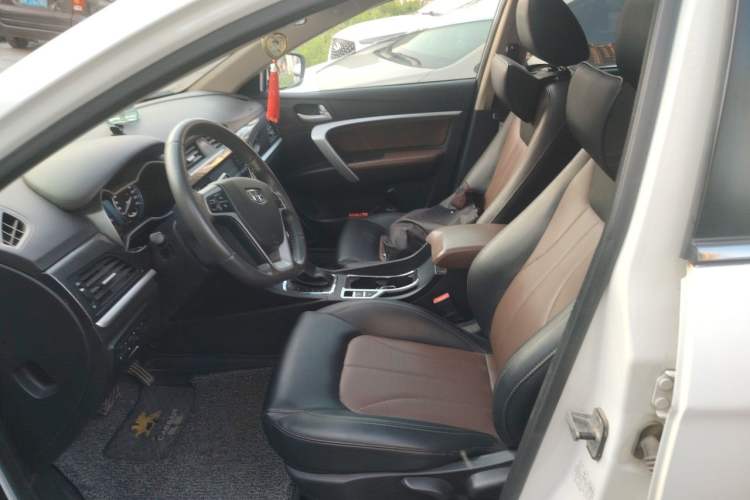Used Geely Auto Emgrand 2017 Hatchback RS Million Edition 1.5L CVT Upward Version Left Front Seat