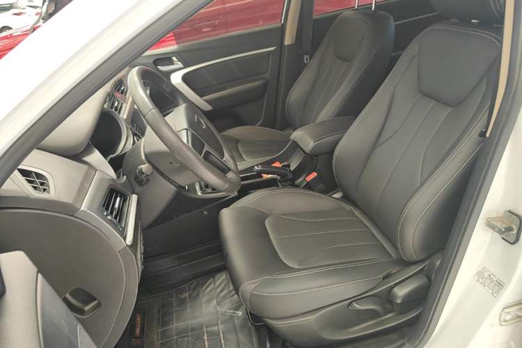 Used Geely Auto Emgrand 2017 Sedan Million Edition 1.5L Manual Upward Connect Version Left Front Seat