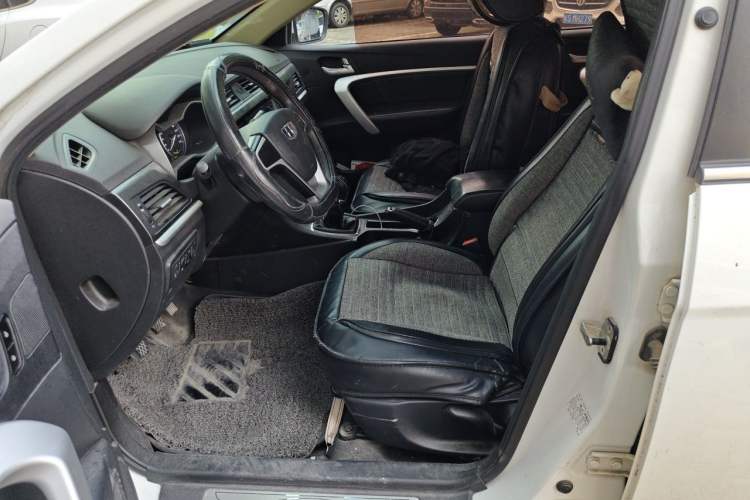 Used Geely Auto Emgrand 2017 Sedan Million Edition 1.5L Manual Upward Connect Version Left Front Seat