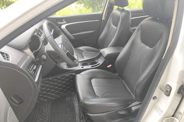 Used Geely Auto Emgrand 2017 Sedan Million Edition 1.5L CVT Upward Version Left Front Seat