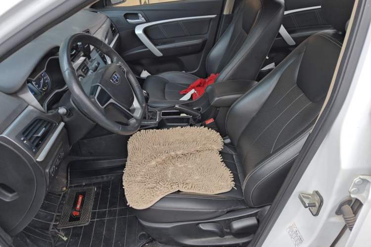 Used Geely Auto Emgrand 2017 Sedan Million Edition 1.5L Manual Upward Connect Version Left Front Seat