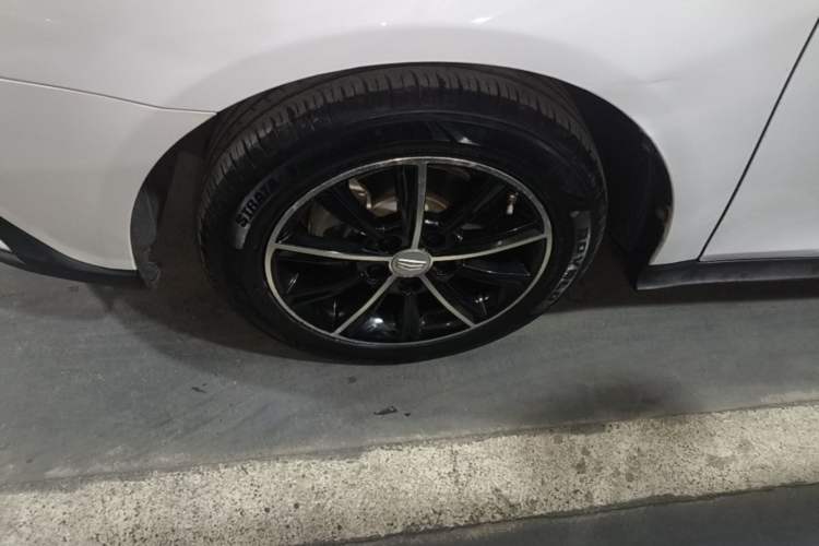 Used Geely Auto Emgrand 2017 Hatchback RS Million Edition 1.5L Manual Upward Version Left Front Wheel Hub