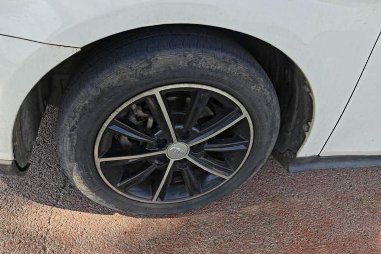 Used Geely Auto Emgrand 2017 Hatchback RS Million Edition 1.5L CVT Upward Version Left Front Wheel Hub