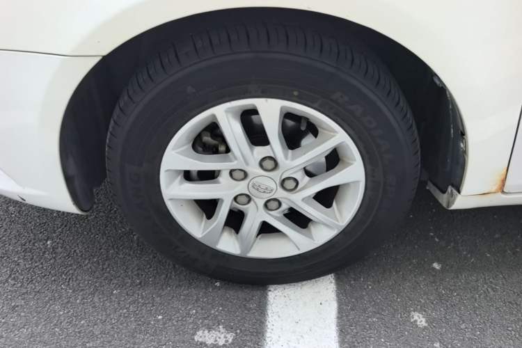 Used Geely Auto Emgrand 2017 Sedan Million Edition 1.5L CVT Luxury Model Left Front Wheel Hub