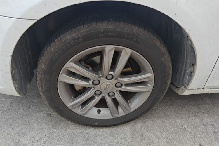 Used Geely Auto Emgrand 2017 Sedan Million Edition 1.5L Manual Upward Connect Version Left Front Wheel Hub