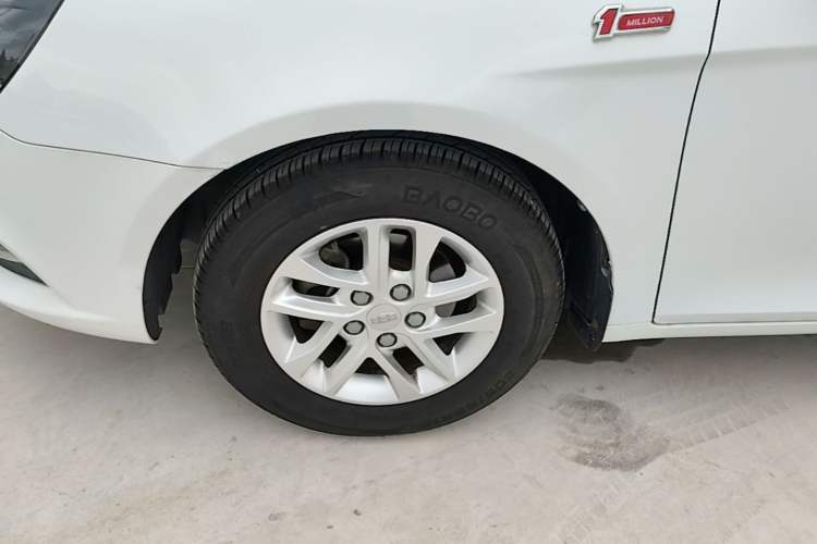 Used Geely Auto Emgrand 2017 Sedan Million Edition 1.5L Manual Luxury Model Left Front Wheel Hub
