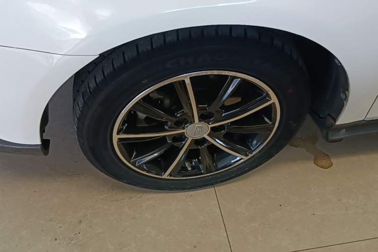 Used Geely Auto Emgrand 2017 Hatchback RS Million Edition 1.5L CVT Upward Version Left Front Wheel Hub