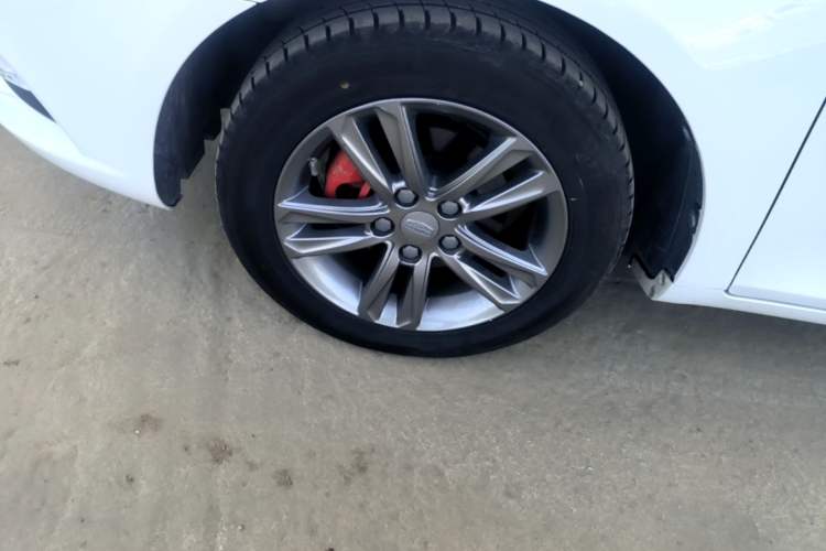 Used Geely Auto Emgrand 2017 Sedan Million Edition 1.5L Manual - Upward Version Left Front Wheel Hub