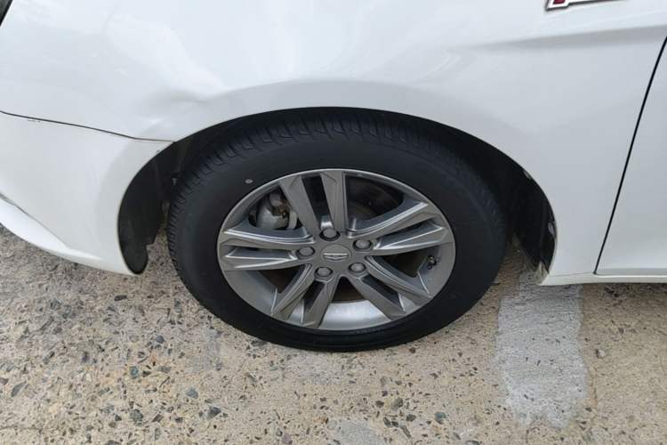 Used Geely Auto Emgrand 2017 Sedan Million Edition 1.5L CVT Upward Version Left Front Wheel Hub