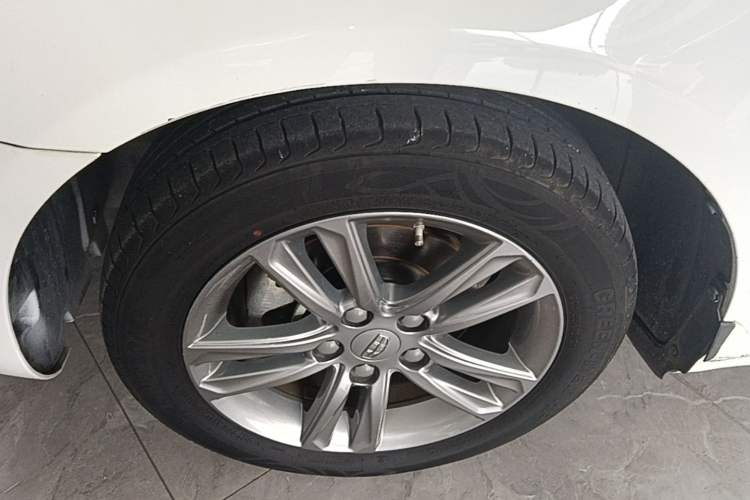 Used Geely Auto Emgrand 2017 Sedan Million Edition 1.5L CVT Upward Connectivity Version Left Front Wheel Hub