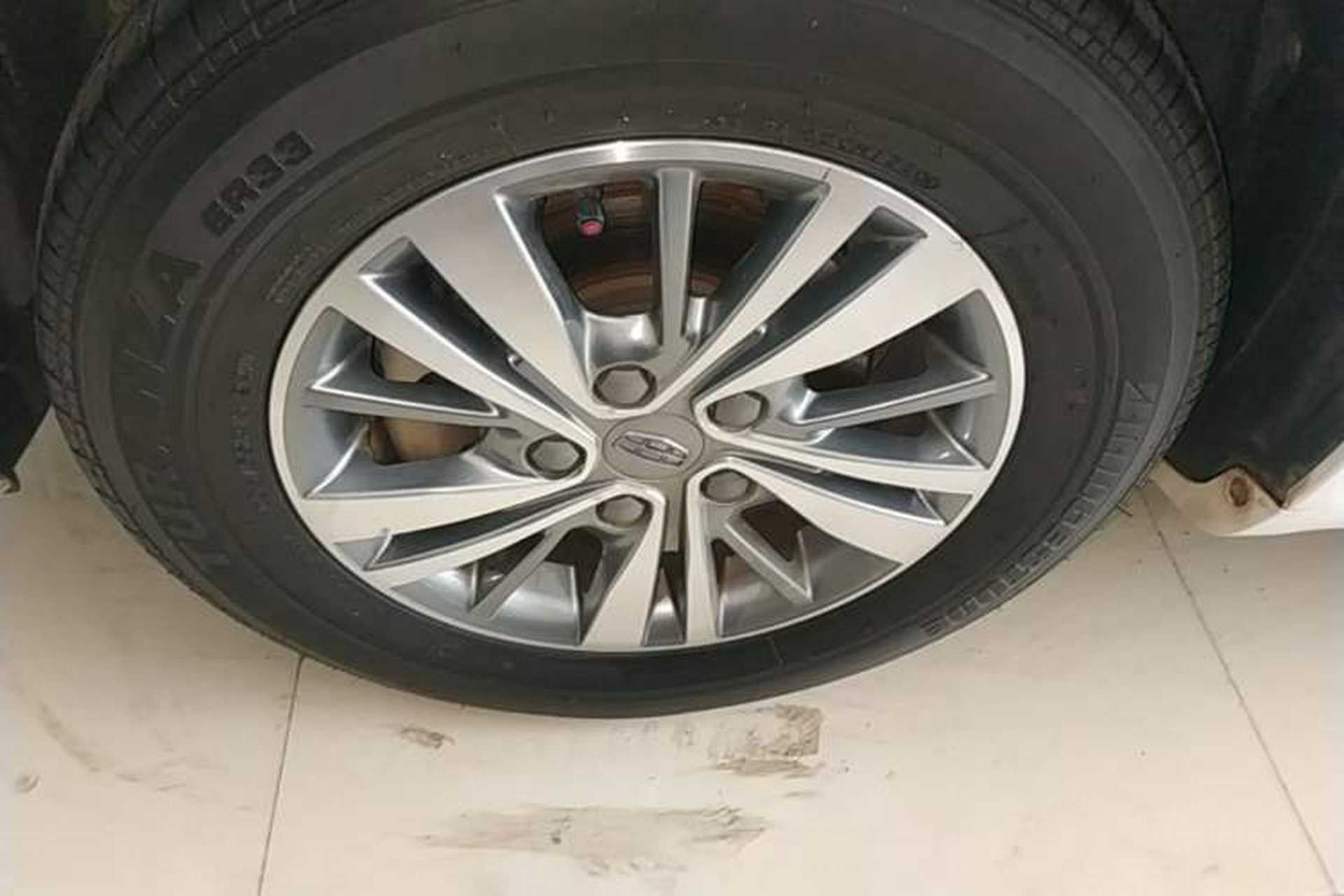 Used Geely Auto Emgrand 2017 Sedan Million Edition 1.5L CVT Luxury Model Left Front Wheel Hub