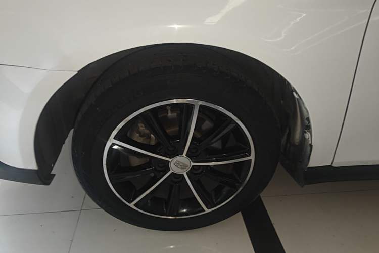 Used Geely Auto Emgrand 2017 Hatchback RS Million Edition 1.5L CVT Upward Version Left Front Wheel Hub