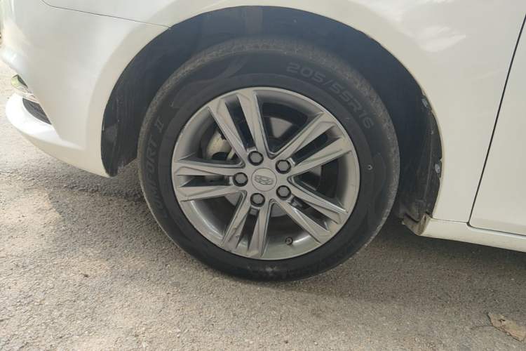 Used Geely Auto Emgrand 2017 Sedan Million Edition 1.5L CVT Upward Version Left Front Wheel Hub