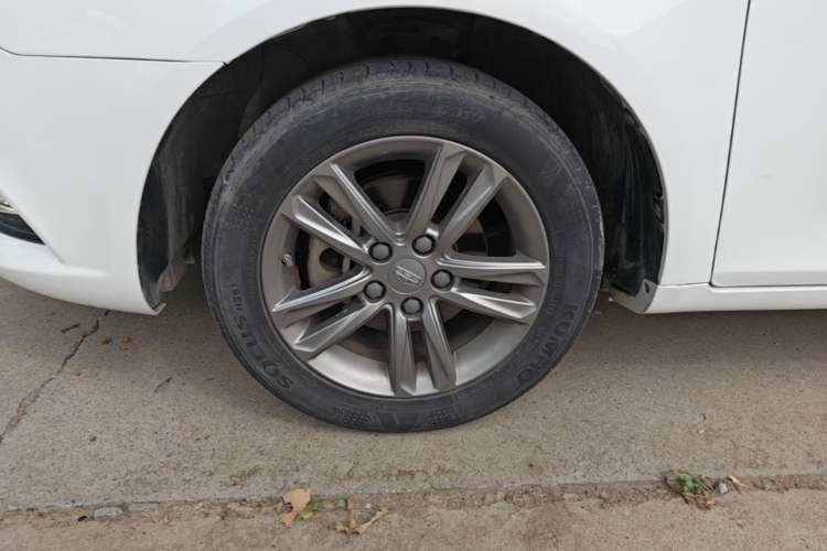 Used Geely Auto Emgrand 2017 Sedan Million Edition 1.5L CVT Upward Version Left Front Wheel Hub