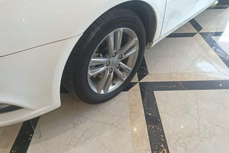 Used Geely Auto Emgrand 2017 Sedan Million Edition 1.5L CVT Upward Version Left Front Wheel Hub