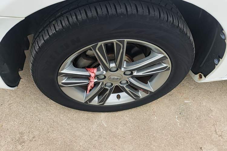 Used Geely Auto Emgrand 2017 Sedan Million Edition 1.5L Manual - Upward Version Left Front Wheel Hub