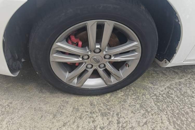 Used Geely Auto Emgrand 2017 Sedan Million Edition 1.3T CVT Prestige Model Left Front Wheel Hub