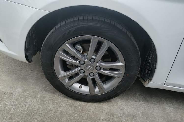 Used Geely Auto Emgrand 2017 Sedan Million Edition 1.5L Manual - Upward Version Left Front Wheel Hub