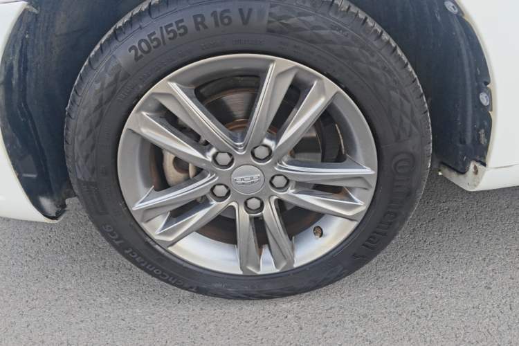 Used Geely Auto Emgrand 2017 Sedan Million Edition 1.5L Manual - Upward Version Left Front Wheel Hub