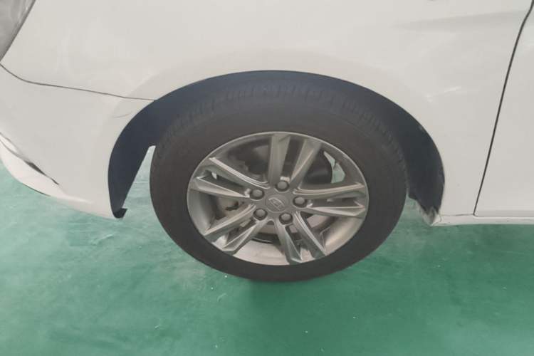 Used Geely Auto Emgrand 2017 Sedan Million Edition 1.5L CVT Upward Connectivity Version Left Front Wheel Hub