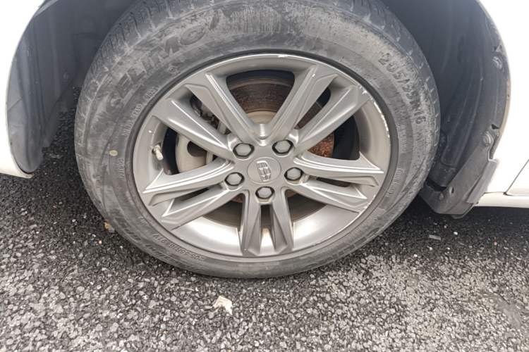 Used Geely Auto Emgrand 2017 Sedan Million Edition 1.5L Manual - Upward Version Left Front Wheel Hub