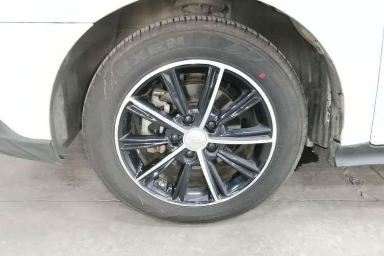 Used Geely Auto Emgrand 2017 Hatchback RS Million Edition 1.5L CVT Upward Version Left Front Wheel Hub
