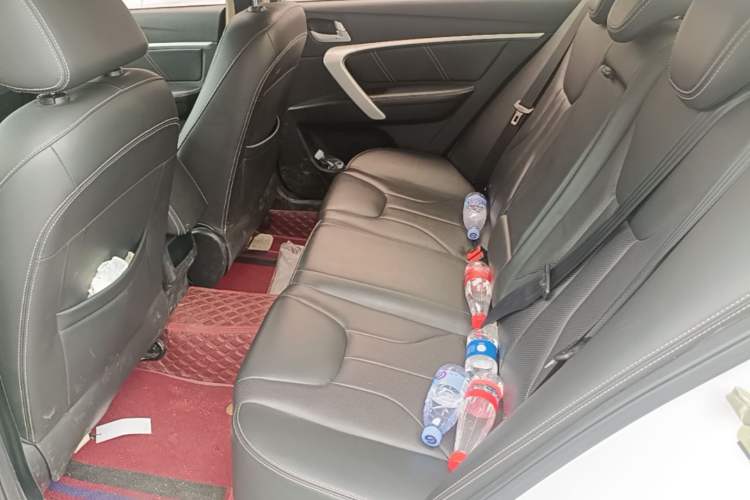 Used Geely Auto Emgrand 2017 Sedan Million Edition 1.5L CVT Upward Version Left Rear Seat