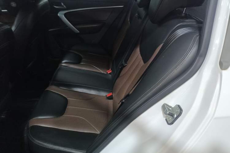 Used Geely Auto Emgrand 2017 Hatchback RS Million Edition 1.5L Manual Upward Version Left Rear Seat