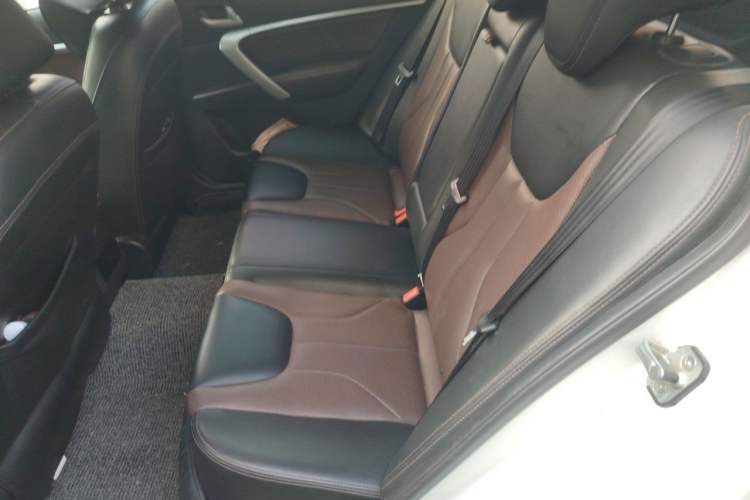 Used Geely Auto Emgrand 2017 Hatchback RS Million Edition 1.5L CVT Upward Version Left Rear Seat