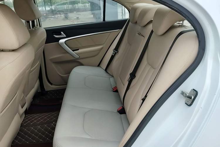 Used Geely Auto Emgrand 2017 Sedan Million Edition 1.5L Manual Luxury Model Left Rear Seat