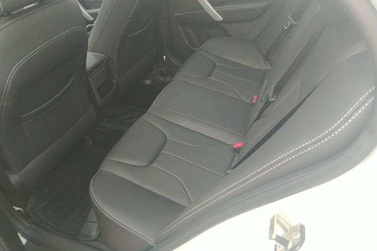 Used Geely Auto Emgrand 2017 Sedan Million Edition 1.5L CVT Upward Connectivity Version Left Rear Seat