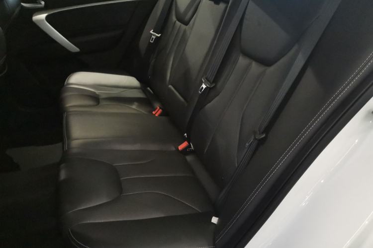 Used Geely Auto Emgrand 2017 Sedan Million Edition 1.5L CVT Upward Connectivity Version Left Rear Seat