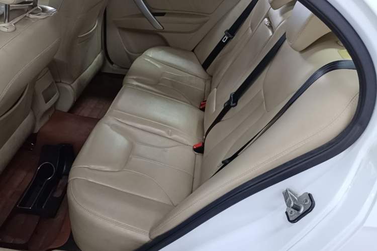 Used Geely Auto Emgrand 2017 Sedan Million Edition 1.5L Manual Luxury Model Left Rear Seat