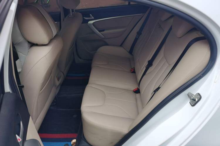 Used Geely Auto Emgrand 2017 Sedan Million Edition 1.5L Manual Luxury Model Left Rear Seat