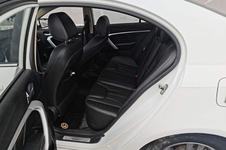 Used Geely Auto Emgrand 2017 Sedan Million Edition 1.5L Manual - Upward Version Left Rear Seat