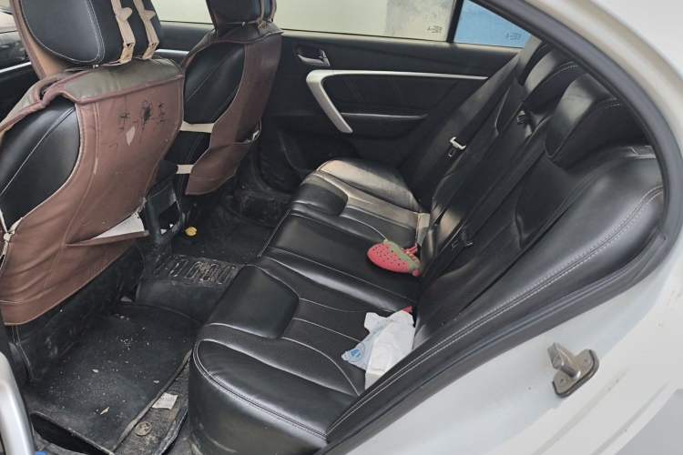Used Geely Auto Emgrand 2017 Sedan Million Edition 1.5L Manual - Upward Version Left Rear Seat