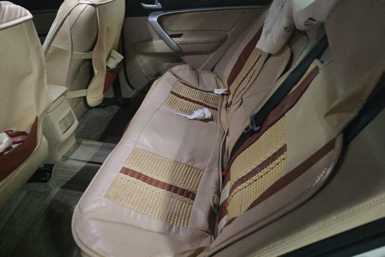 Used Geely Auto Emgrand 2017 Sedan Million Edition 1.5L Manual Luxury Model Left Rear Seat
