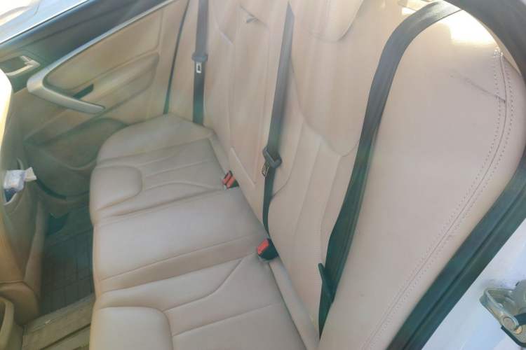Used Geely Auto Emgrand 2017 Sedan Million Edition 1.5L CVT Luxury Model Left Rear Seat