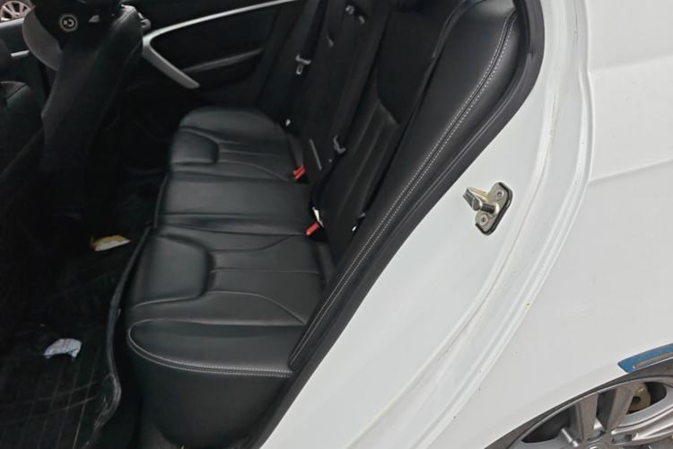 Used Geely Auto Emgrand 2017 Sedan Million Edition 1.5L CVT Upward Version Left Rear Seat