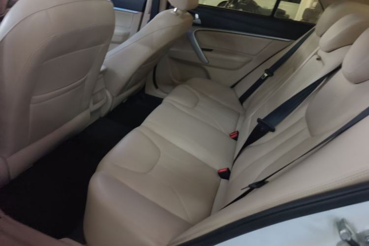 Used Geely Auto Emgrand 2017 Sedan Million Edition 1.5L CVT Luxury Model Left Rear Seat