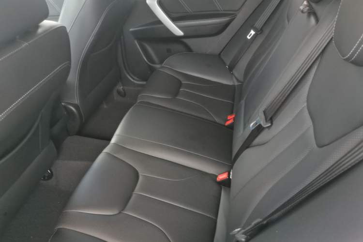 Used Geely Auto Emgrand 2017 Sedan Million Edition 1.5L CVT Upward Version Left Rear Seat