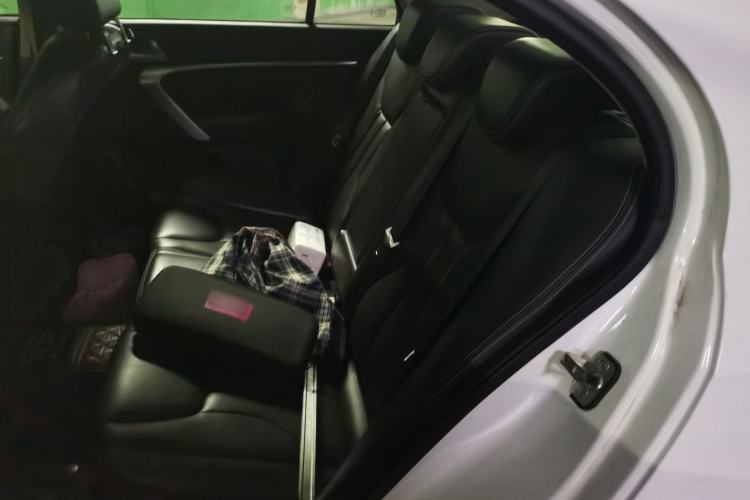 Used Geely Auto Emgrand 2017 Sedan Million Edition 1.5L CVT Upward Version Left Rear Seat