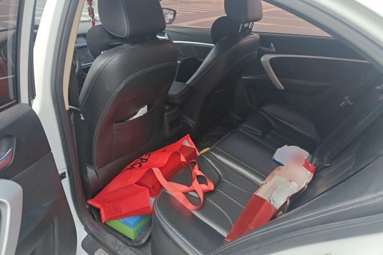 Used Geely Auto Emgrand 2017 Sedan Million Edition 1.5L CVT Upward Version Left Rear Seat