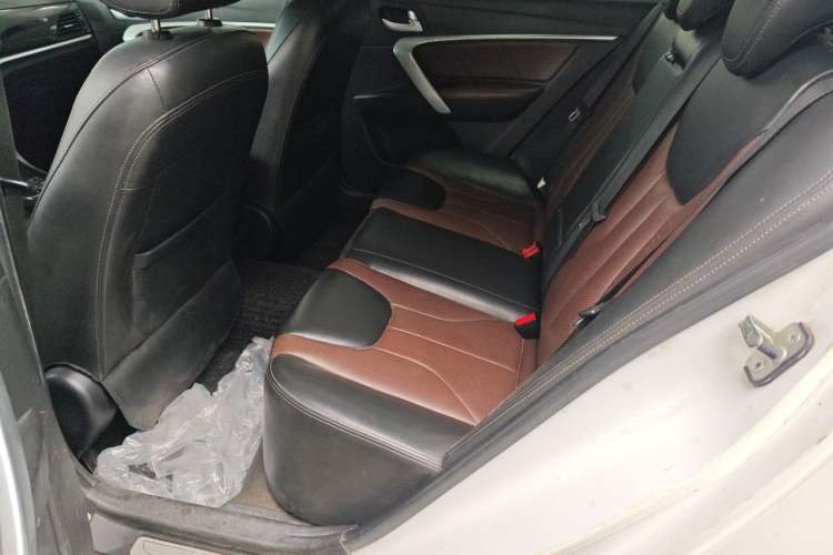 Used Geely Auto Emgrand 2017 Hatchback RS Million Edition 1.5L CVT Upward Version Left Rear Seat