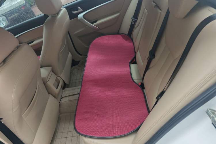 Used Geely Auto Emgrand 2017 Sedan Million Edition 1.5L CVT Luxury Model Left Rear Seat