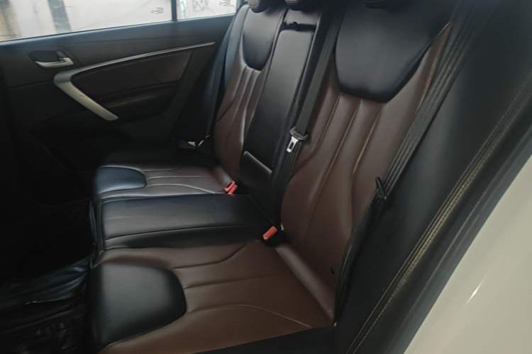 Used Geely Auto Emgrand 2017 Hatchback RS Million Edition 1.5L CVT Upward Version Left Rear Seat
