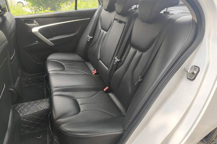 Used Geely Auto Emgrand 2017 Sedan Million Edition 1.5L CVT Upward Version Left Rear Seat